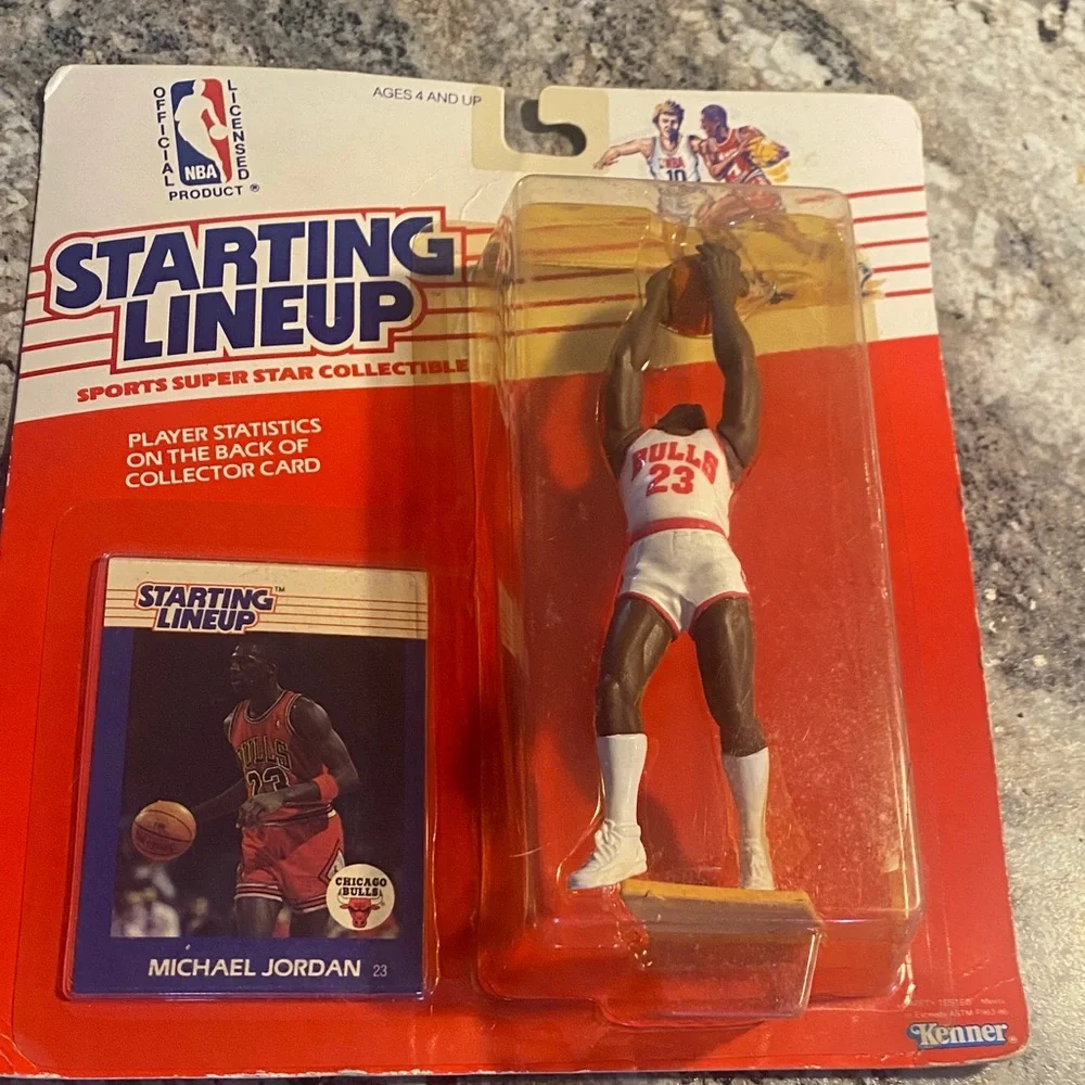 Kenner Michael Jordan Action Figure and card. - Picture 9 of 9